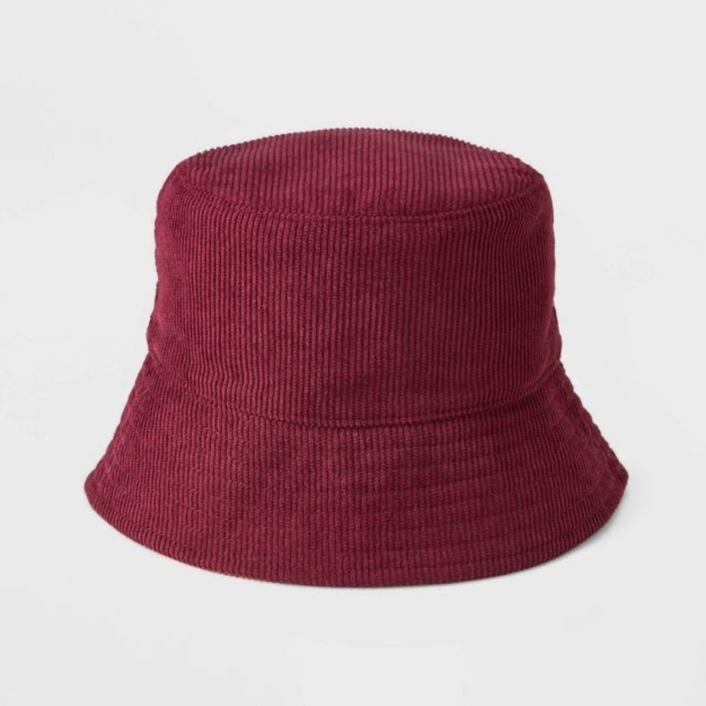 Universal thread NWOT burgundy hat